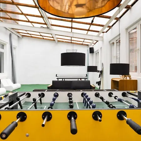 230 M2 Loft Mit Eigenem Wintergarten Mit Tischtennis & Dart, Kostenloser Parkplatz Apartamento *