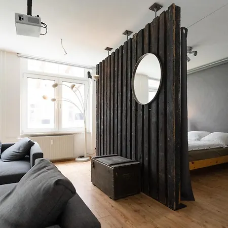 230 M2 Loft Mit Eigenem Wintergarten Mit Tischtennis & Dart, Kostenloser Parkplatz *