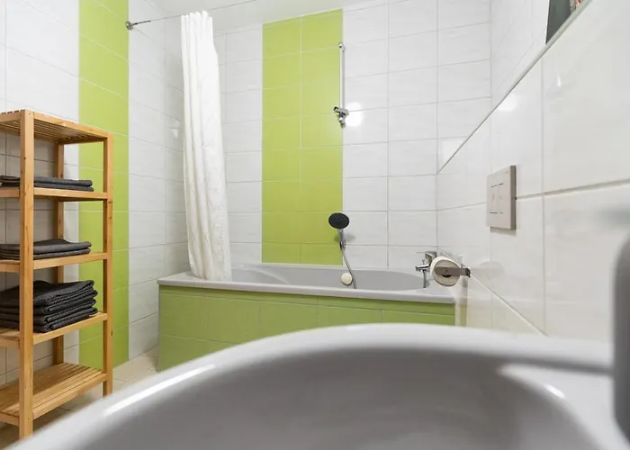 Appartamento 230 M2 Loft Mit Eigenem Wintergarten Mit Tischtennis & Dart, Kostenloser Parkplatz *